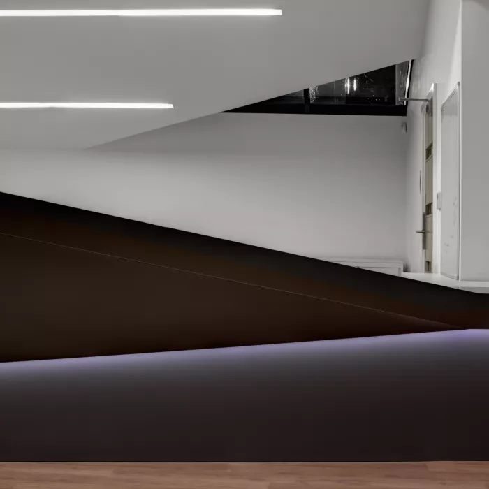 HIMACS ofrece un escritorio único para la recepción del Ashton Sixth Form College